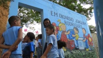 Cerca de 13 mil alunos voltam as aulas nesta quarta-feira em Divin&oacute;polis