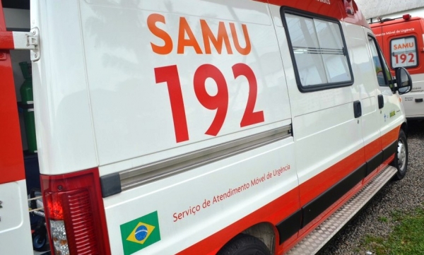 Crian&ccedil;a de 8 anos &eacute; atropelada por moto em Cl&aacute;udio