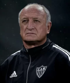Felip&atilde;o pode comandar Galo contra o Flu.