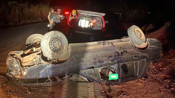 Homem morre ap&oacute;s acidente de carro na MG-260 em Itapecerica