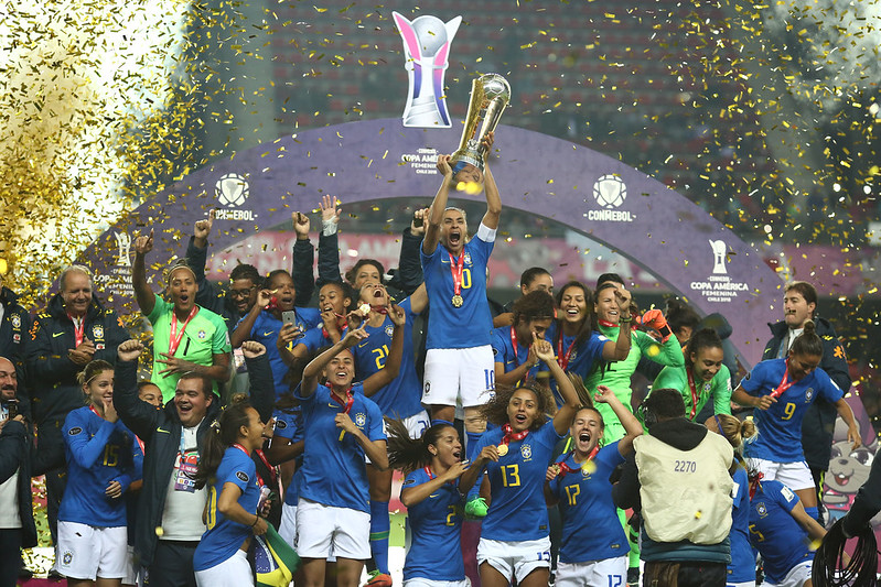Jogadoras ter&atilde;o de mostrar genitais para disputar Copa?