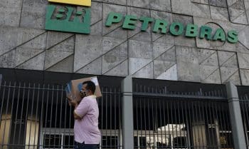 Petrobras reduz pre&ccedil;o da gasolina em 4,66% para distribuidoras&nbsp;