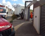 Motorista morto em acidente no bairro São Lucas pode ter tido problemas com o caminhão