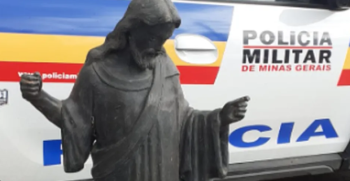 Pai e filho tentam vender imagem sacra furtada de cemit&eacute;rio e s&atilde;o detidos