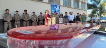 Entrega de viaturas fortalece Patrulha Escolar em Divin&oacute;polis e Ita&uacute;na