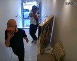 V&iacute;deos: homens armados assaltam relojoaria em Cl&aacute;udio