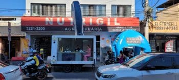 Est&uacute;dio m&oacute;vel da R&aacute;dio Nova Sertaneja esta AO VIVO direto do Aniversario de 16 anos da Nutrigil Agropecu&aacute;ria.