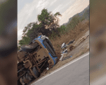 Homem morre ap&oacute;s caminh&atilde;o tombar na BR-494 em Nova Serrana