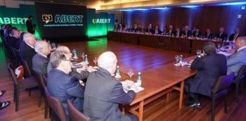 garante apoio &agrave; pauta da radiodifus&atilde;o durante reuni&atilde;o em Bras&iacute;lia