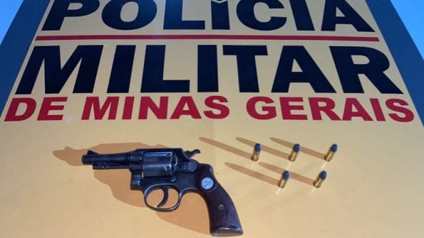 Condutor é preso com arma na MG-050 em Divinópolis