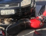 Acidente entre carro e moto é registrado no Centro de Divinópolis