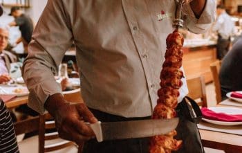 Dia dos pais terá promoções, brindes e horário especial no Restaurante Batista Sal e Brasa