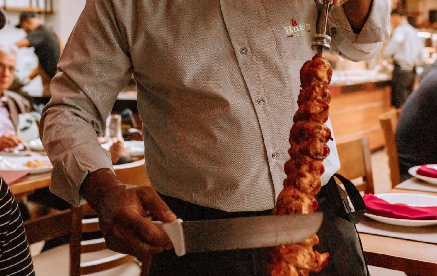 Dia dos pais ter&aacute; promo&ccedil;&otilde;es, brindes e hor&aacute;rio especial no Restaurante Batista Sal e Brasa