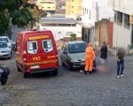 Divinópolis: Acidente entre carro e moto deixa uma pessoa ferida no Manoel Valinhas