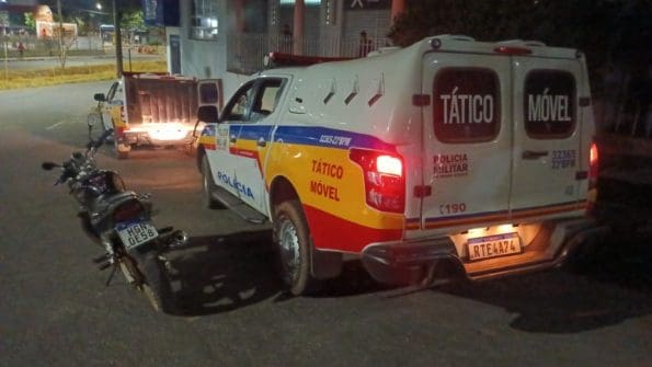 Divin&oacute;polis: Ladr&otilde;es tentam entrar na moda, mas s&atilde;o pegos com R$7,5 mil em roupas furtadas