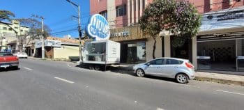 Est&uacute;dio m&oacute;vel da r&aacute;dio Nova Sertaneja esta AO VIVO direto da loja Divicountry no bairro Catal&atilde;o.
