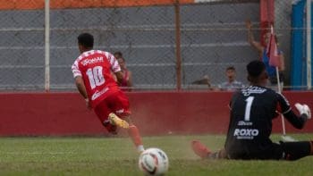 Guarani volta aos gramados com vit&oacute;ria sofrida sobre o Po&ccedil;os de Caldas