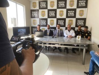 Mulher &eacute; indiciada por homic&iacute;dio de enteado de apenas quatro anos