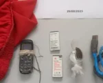 Celular e baterias são encontrados dentro de vaso sanitário de cela no Presídio de Oliveira