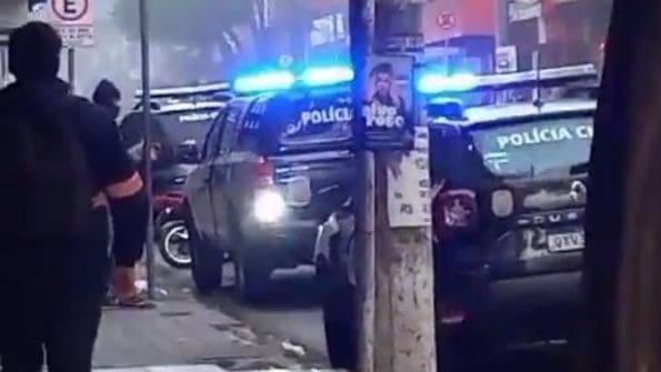 Quarteto é detido por roubo a joalheria em Cláudio; Polícia tira ladrão debaixo da cama