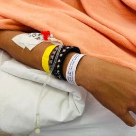 Pacientes da UPA Divinópolis passam a ser identificados com pulseiras