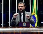 Senador Cleitinho quer o fim da carteira de motorista provis&oacute;ria