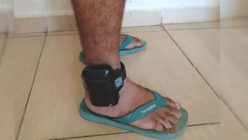 Homem mente que teve tornozeleira roubada e é preso em Divinópolis