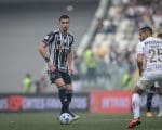 Capit&atilde;o do Atl&eacute;tico celebra bom momento pessoal em campo.