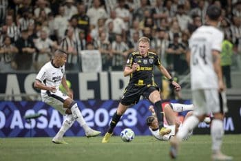 Felip&atilde;o quer &ldquo;zagueiro, zagueiro&rdquo; no Atl&eacute;tico.