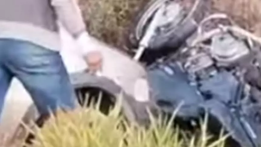 Acidente entre caminhonete e moto &eacute; registrado na BR-262 em Noa Serrana