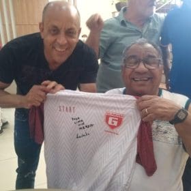 Oliveira Lima reencontra com o craque Lucinho, um dos maiores meias da hist&oacute;ria do Guarani