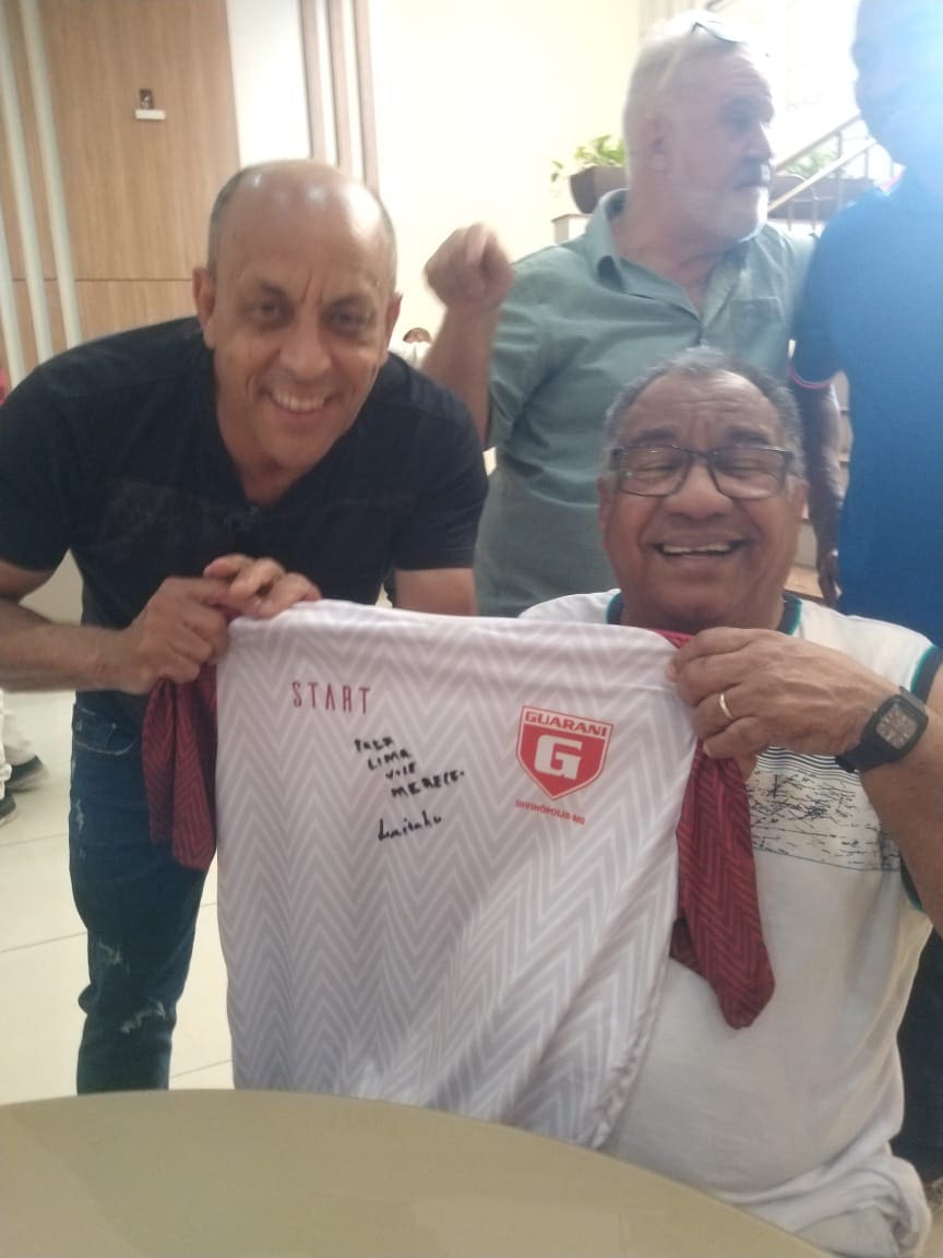 Oliveira Lima reencontra com o craque Lucinho, um dos maiores meias da história do Guarani