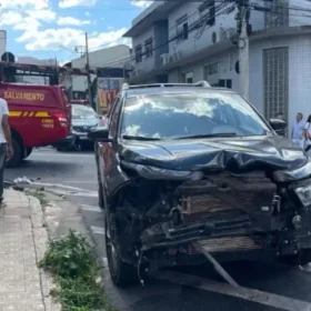 Mulher fica ferida em acidente no Centro de Itaúna
