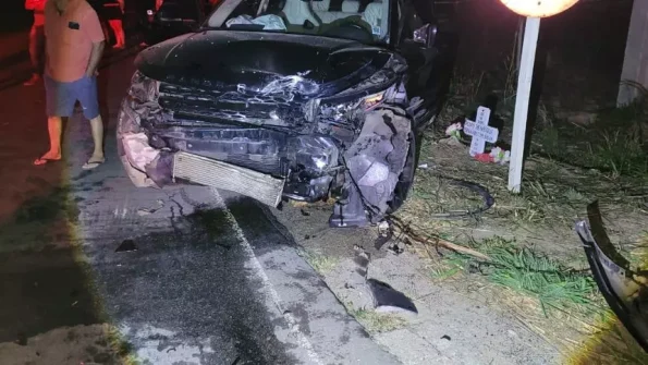 Acidente na MG-252 entre Perdig&atilde;o e Ara&uacute;jos deixa dois mortos
