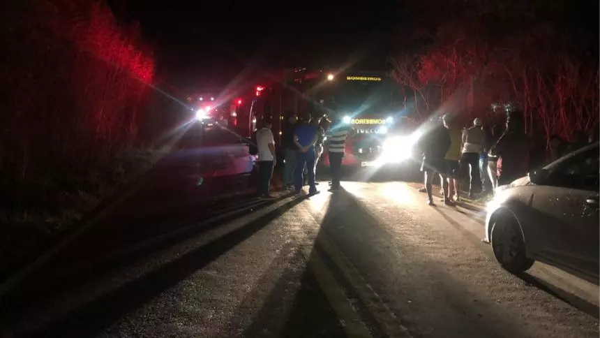 Novas informações de acidente de carreta e carro que deixou feridos