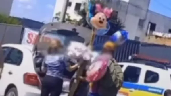 Ambulante tem produtos apreendidos em Ita&uacute;na e fato gera indigna&ccedil;&atilde;o nas redes sociais