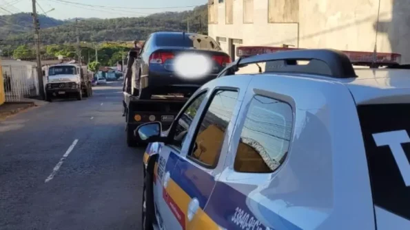 Jovem &eacute; amea&ccedil;ada pelo namorado