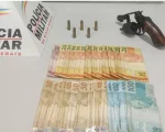 Ap&oacute;s persegui&ccedil;&atilde;o policial, jovem &eacute; preso com arma e mais de R$1 mil