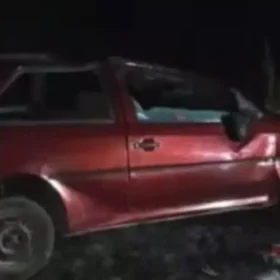Motorista morre após capotar carro em Oliveira