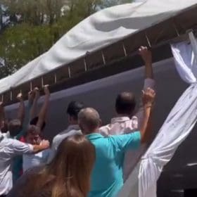 Estrutura desaba em inauguração de Estação de Tratamento em Itaúna; duas pessoas ficaram feridas