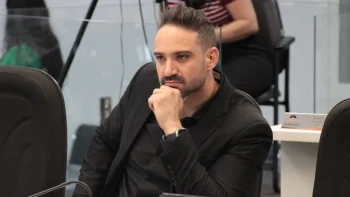 Vereador Flavio Marra prop&otilde;e redu&ccedil;&atilde;o de sal&aacute;rio do prefeito e secret&aacute;rios
