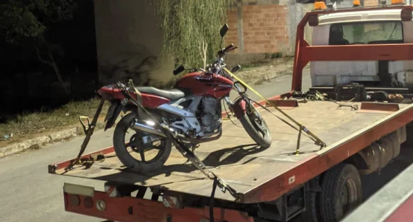 Presos por suspeito de tráfico de drogas em Carmo do Cajuru