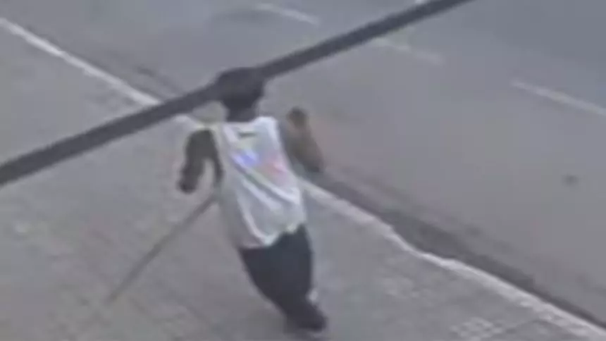 Jovem quebra vidro de loja e &eacute; preso em Nova Serrana