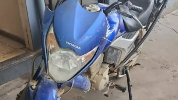 Motociclista fica gravemente ferido ap&oacute;s colidir contra carro em Arcos