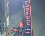 Câmeras de segurança flagram suspeito furtando motocicleta no Centro de Divinópolis