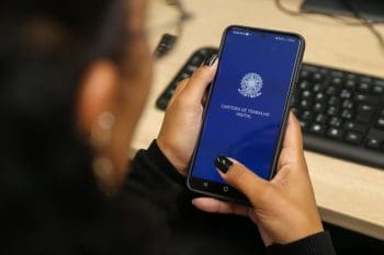 Sine Divin&oacute;polis apresenta mais de 230 vagas de emprego nesta segunda-feira (01)