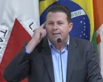 O parlamentar também não poupa críticas ao Secretário de Saúde de Divinópolis Allan Rodrigo