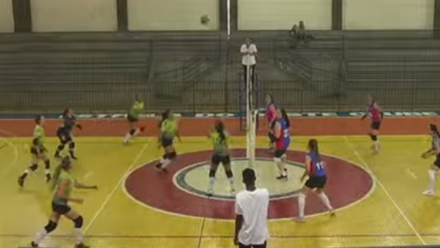Tv candid&eacute;s jogo de volei