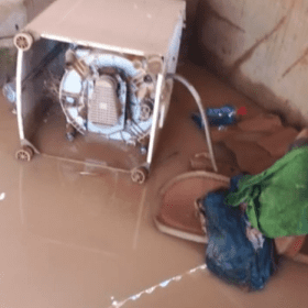 Voz da comunidade: um ano depois, morador que teve casa alagada ainda aguarda por obras