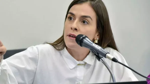Deputada Lohanna pede prorrogação do prazo de inscrição para os editais da Lei Paulo Gustavo